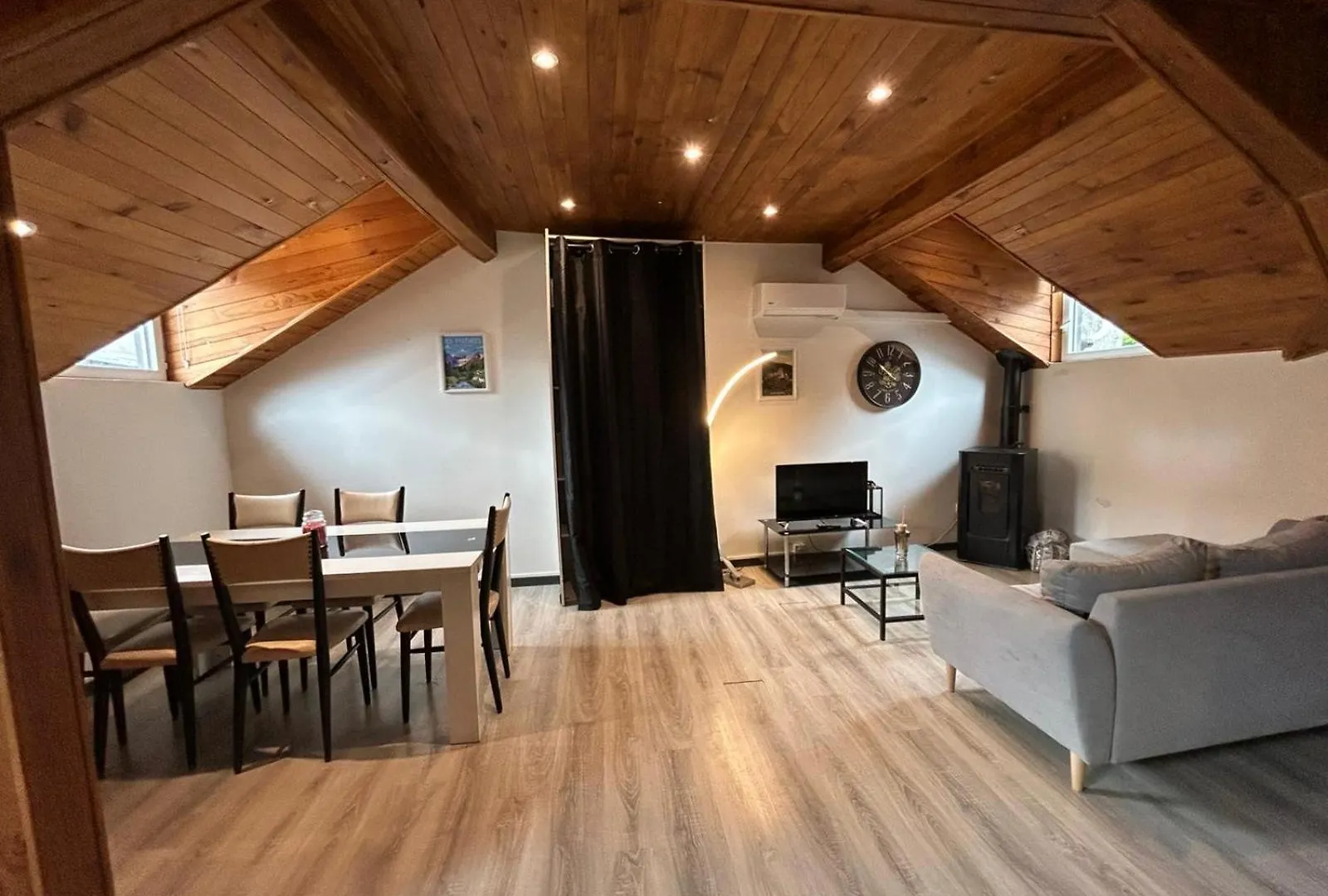 Au Pied Du Chateau T3 لورد